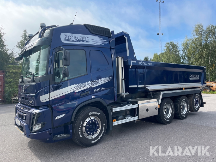 Lastbil Volvo FM 84 TR med släp