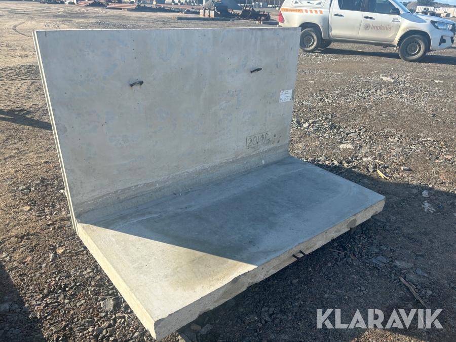 L - stöd 4 st1250 x 2000, 1 st 1250 x 1300 20 kN Starka Beto