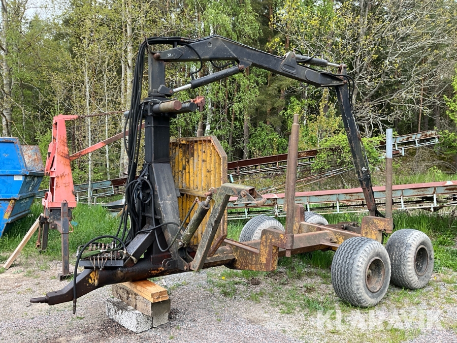 Skogsvagn med kran