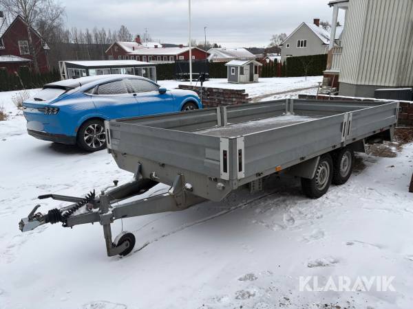 Multisläp Fogelsta/Thule 5420 med lastramper och avtagbara lämmar