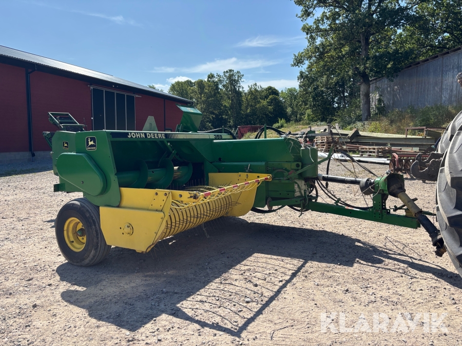 Småbalspress John Deere 359