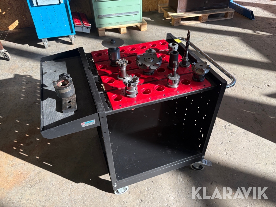 Vagn med verktyg ISO40