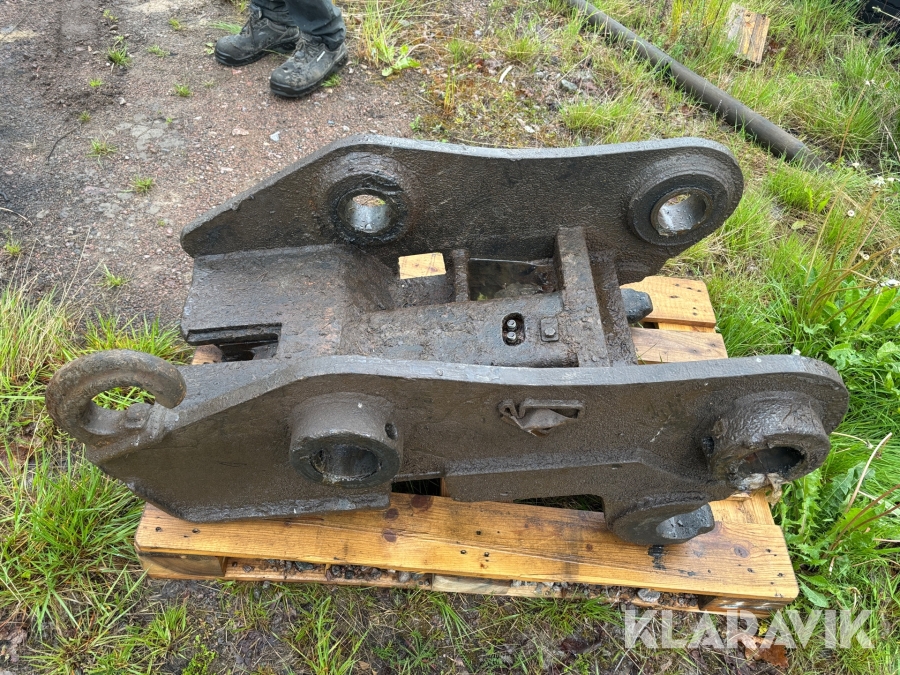 Redskapsfäste B30 1st