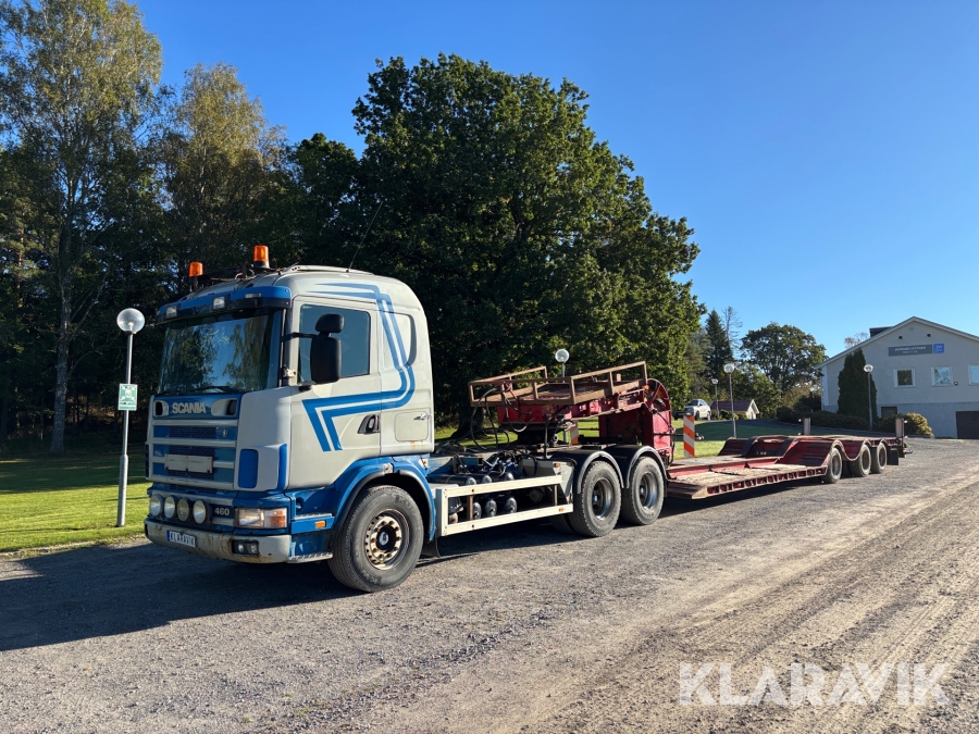 Lastbil med laxolås Scania R144gb6x4na460 med Maskintrailer Hafo H-42-3-Pnksao-S