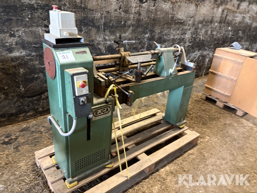 Träsvarv med matning Ejca TSV-1019 ,verktygsskåp med verktyg