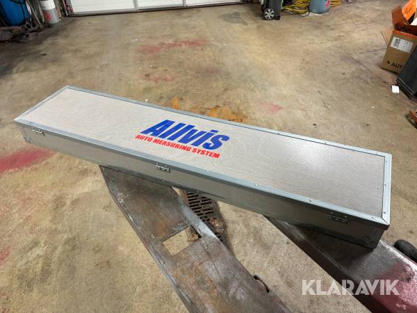 Mätutrustning för riktbänk, krockskadade bilar Allvis