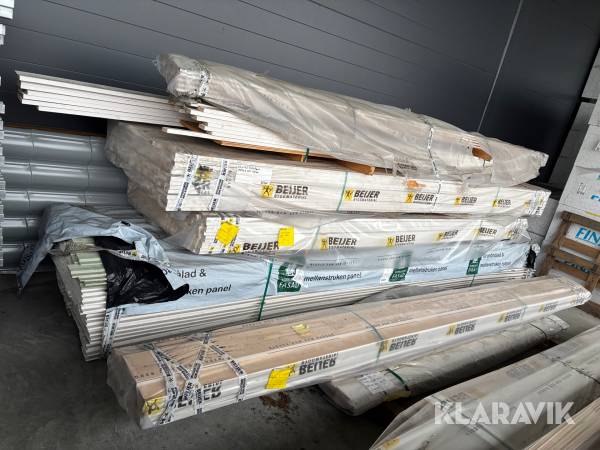 Diverse klädelbrädor och ytterpanel