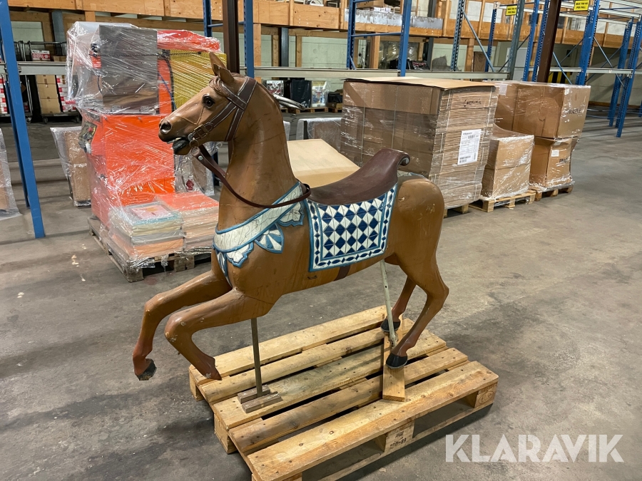 Karusellhäst i trä