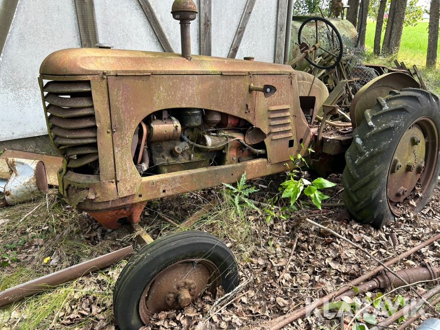 Veterantraktor Massey- Harris 82 S