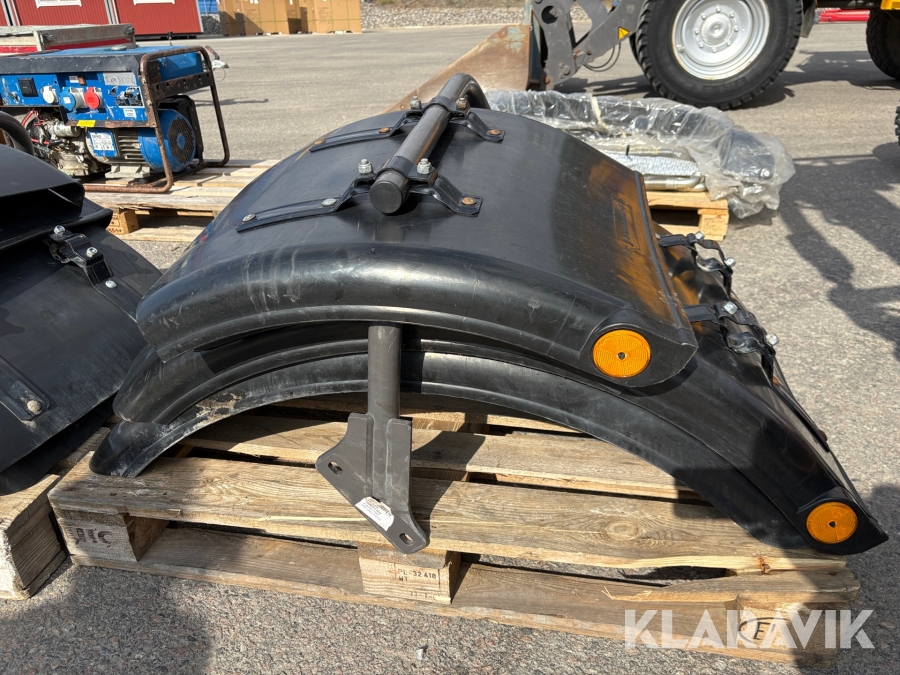 Skärmar till grävmaskin Volvo EW150