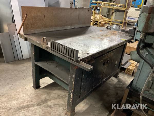 Svetsbord med skruvstycke