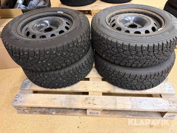 Vinterdäck med fälg 4 st Falken 195/65R15 (Dubb)