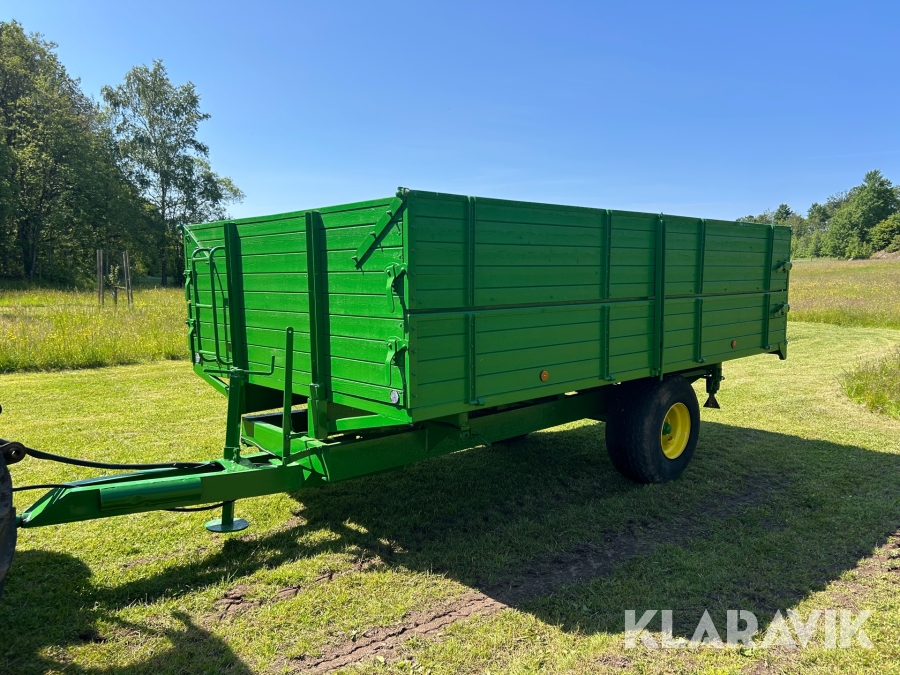 Spannmålskärra Nami 6 ton bromsad och stålflak