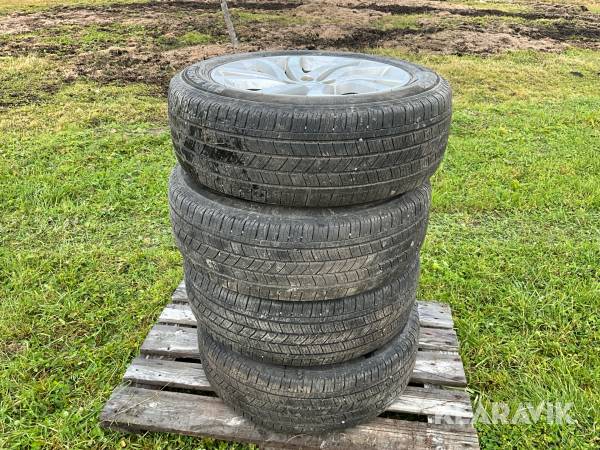 Däck 255/55R20 Michelin Primacy med fälg 4 st