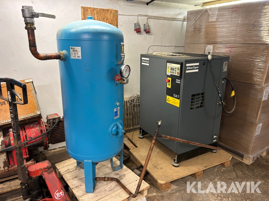 Skruvkompressor och tank Atlas Copco GA 7 Force GGL 300/11