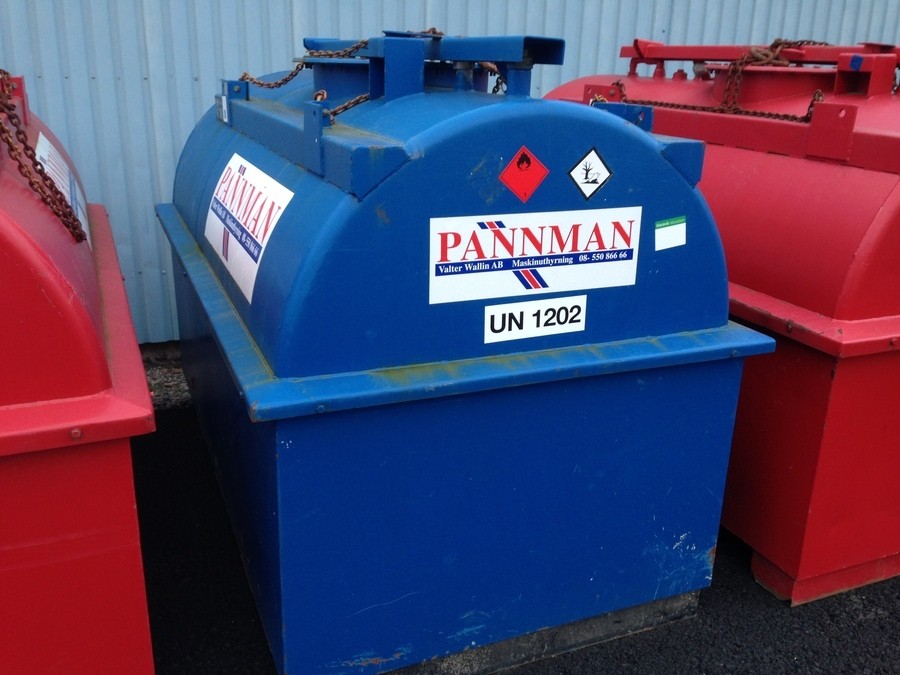 Dieseltank med pump, invallad (Besiktad)