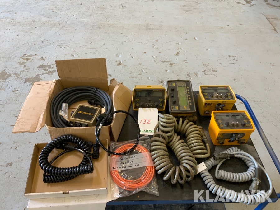Diverse Topcon maskinstyrning till bandtraktor