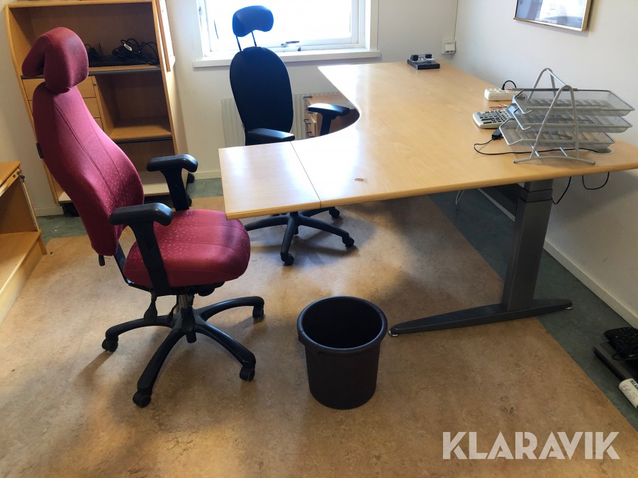 Höj/sänkbara skrivbord, kontorsmöbler m.m