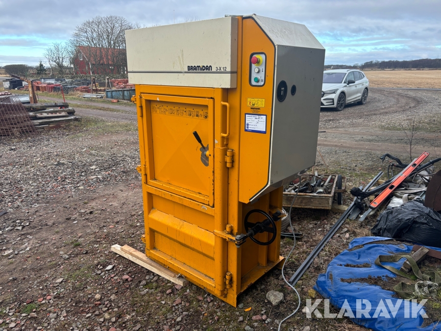 Komprimator / Kartongpress Bramidan 3-X 12