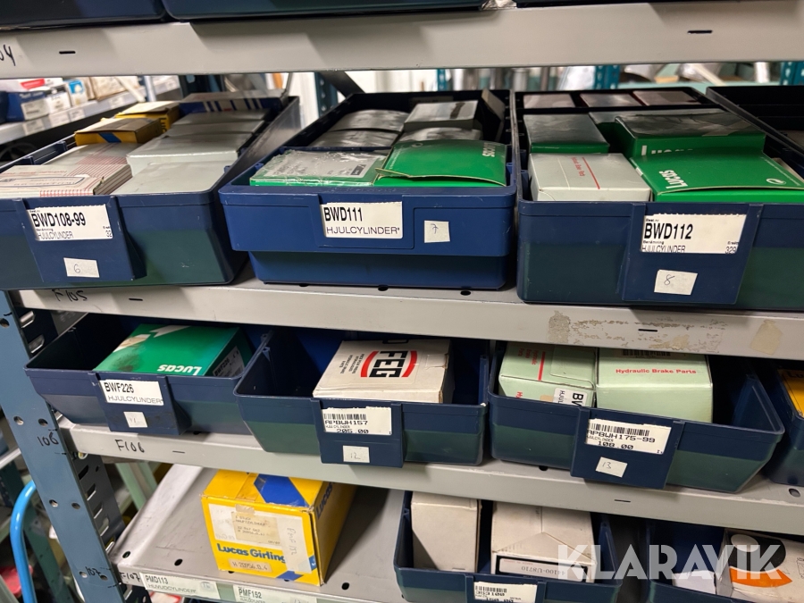 Parti med bildelar hjullager och hjulcylindrar