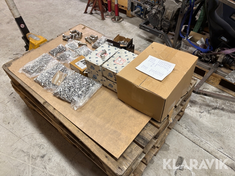 Diverse rostfri bult