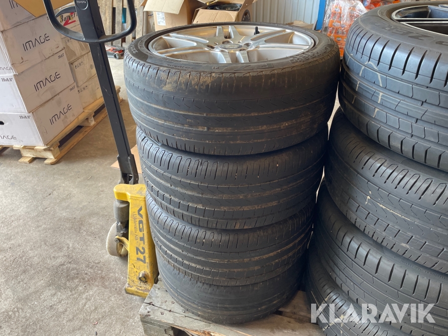 Däck på fälg 4 styck