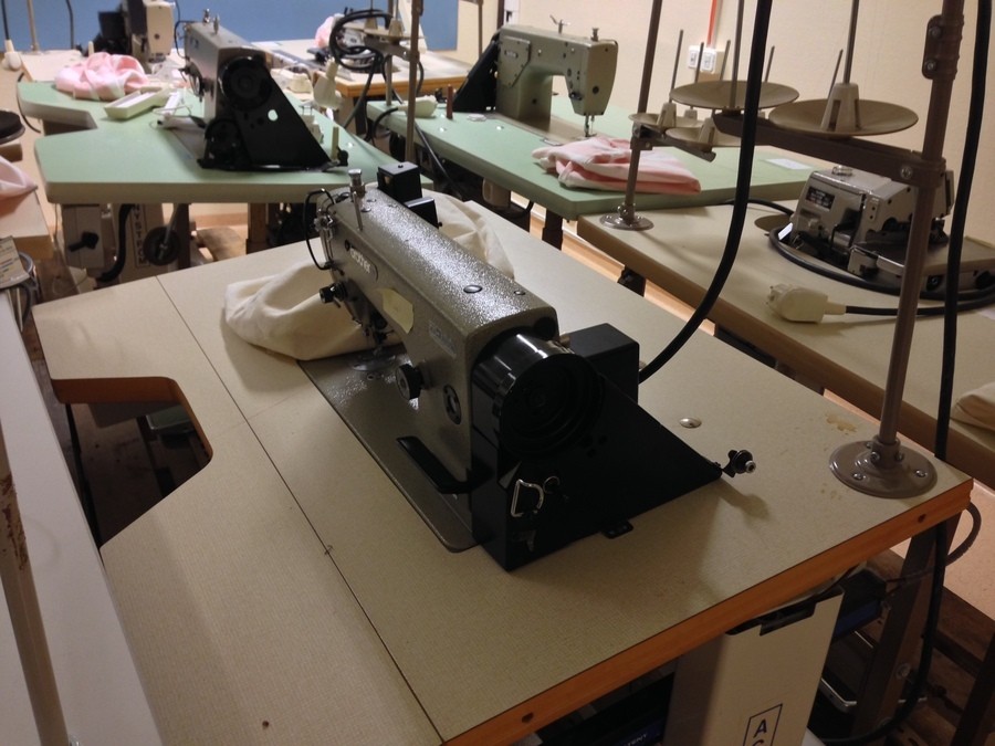 Proffs Professionell Symaskin komplett med bord & belysning