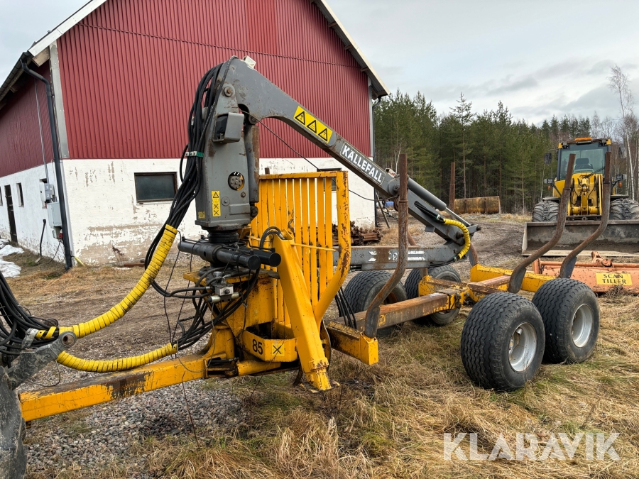 Huggarvagn med kran Källefall 8,5T