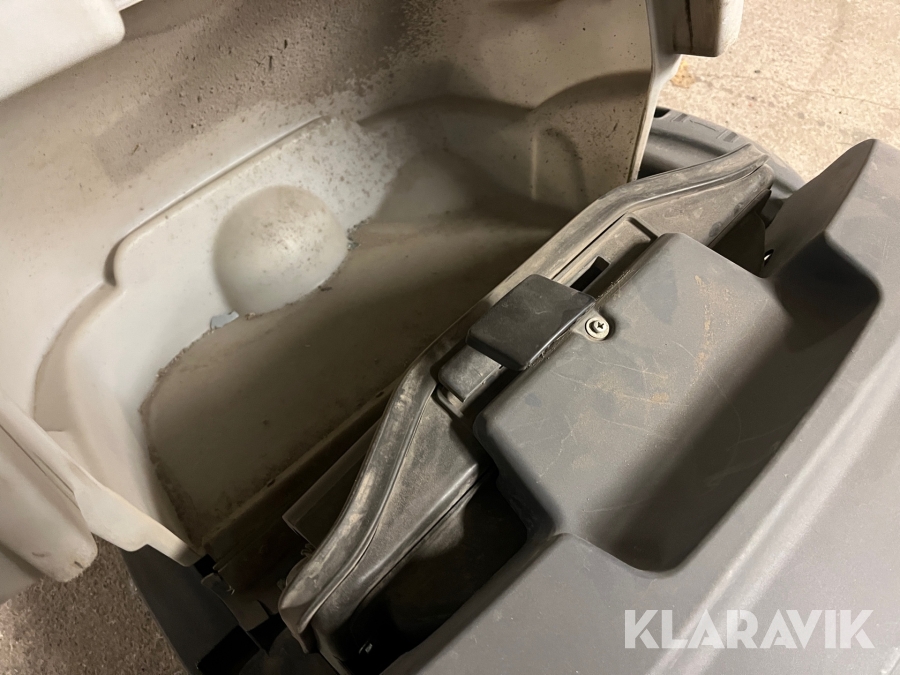 Sopmaskin Nilfisk SW750, Stockholm, Klaravik auktioner