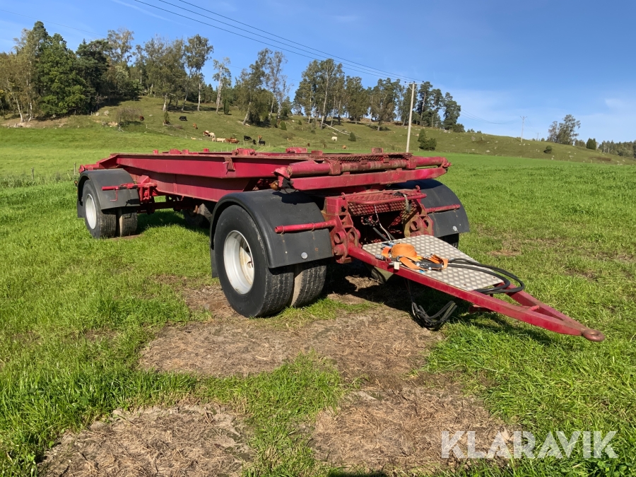 Traktorvagn för lösflak med tipp