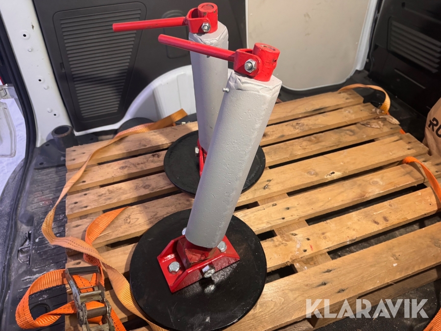 Stödfötter för plog