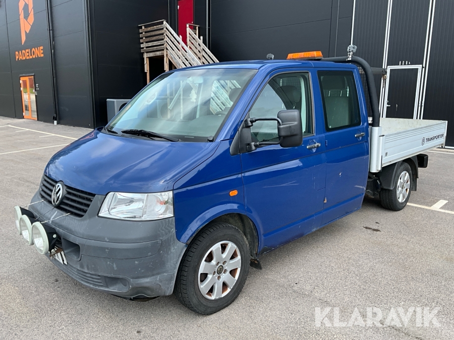 Pickup Volkswagen Transporter med kran