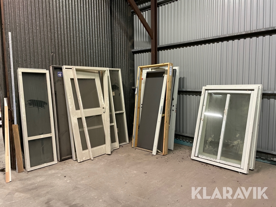 Diverse fönster och dörrar  
