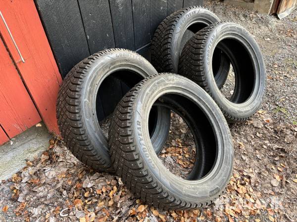 Dubbade vinterdäck Good Year 235/55R18 104T 4 st