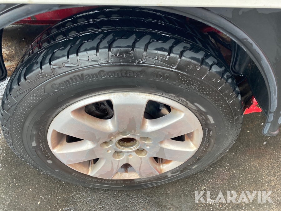 Pickup Volkswagen Transporter T5 2.5 TDI Pickup (174hk)