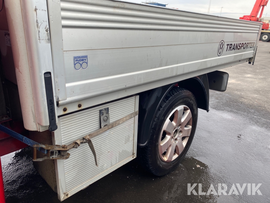 Pickup Volkswagen Transporter T5 2.5 TDI Pickup (174hk)