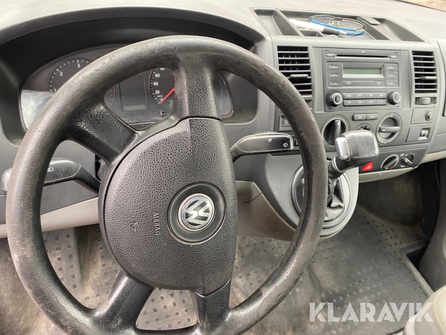 Pickup Volkswagen Transporter T5 2.5 TDI Pickup (174hk)