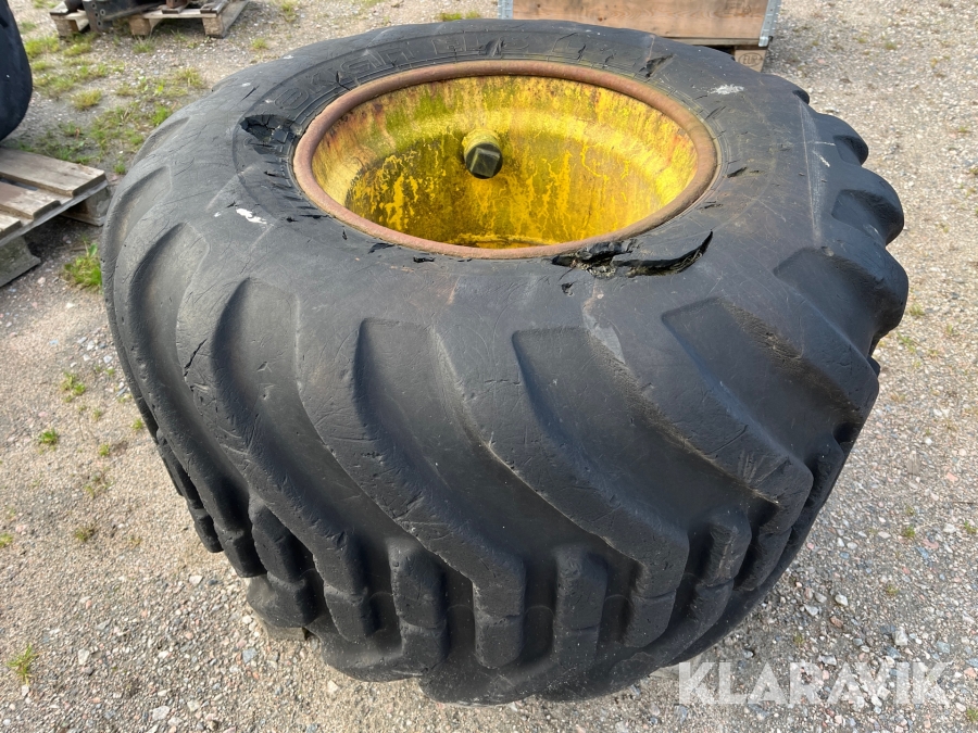 Fälg med däck Nokian 700x45 22,5