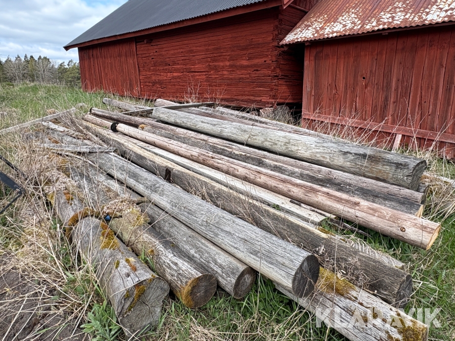 Impregnerade stolpar cirka 25 st