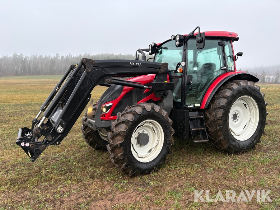 Traktor Valtra A135 Hitech med lastare