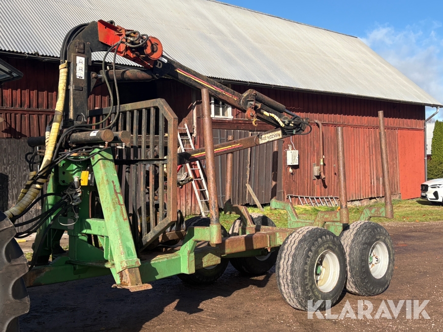 Skogsvagn med kran Farma 9-51D