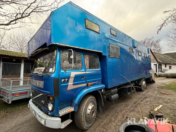 Hästlastbil Volvo F7 4x2