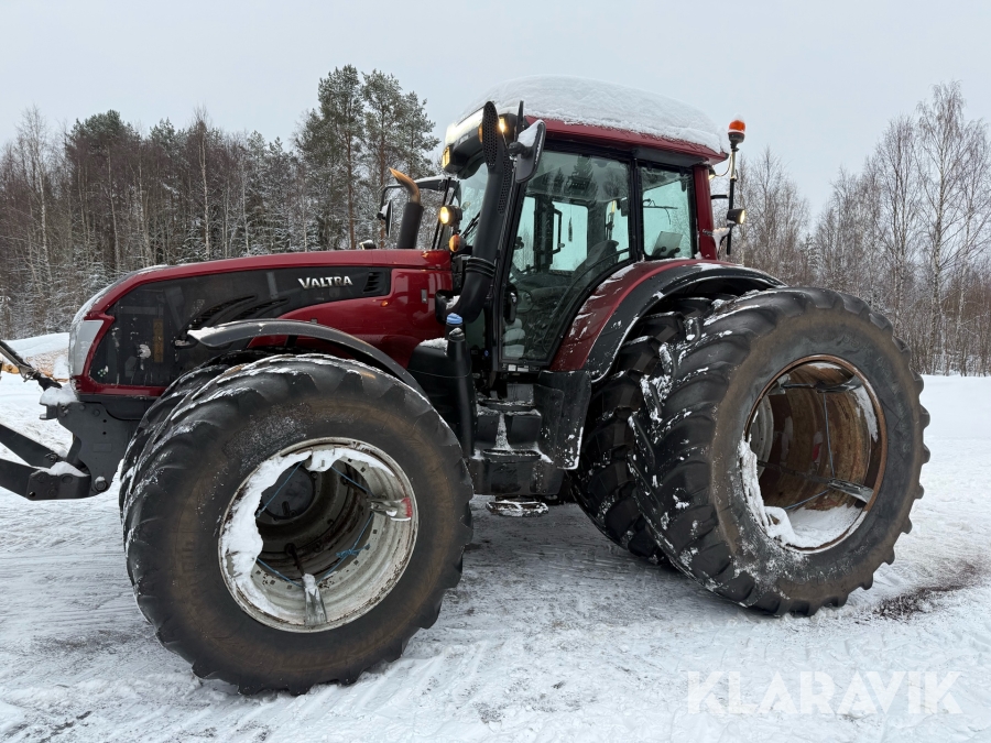 Traktor Valtra T213 Versu