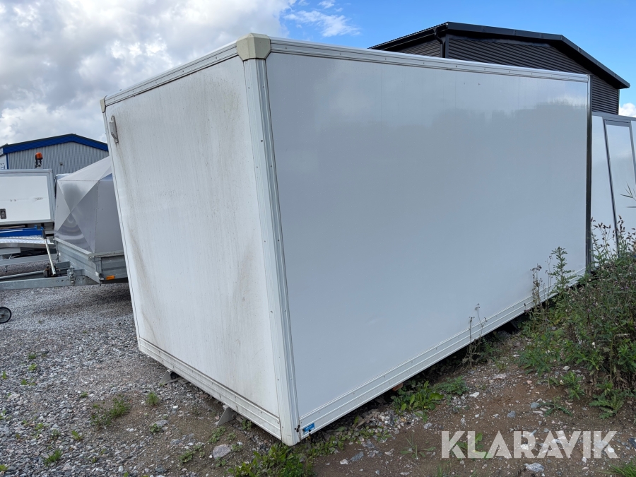Glasfiberskåp till transportbil ABC Karossen med bakgavellift
