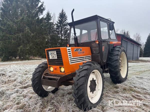 Traktor Fiat 680 DT 4WD