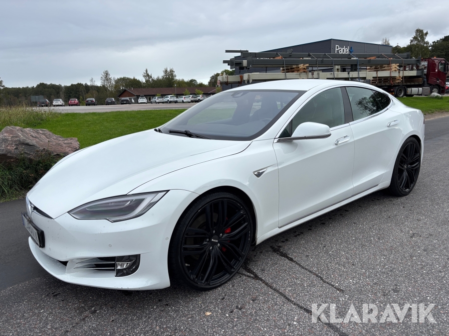 Tesla Model S P90D 511 hk
