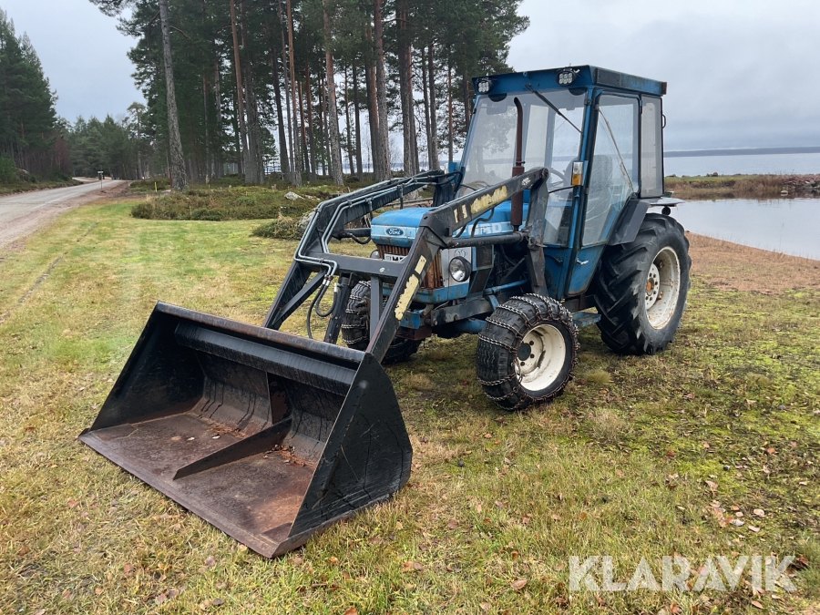 Parktraktor Ford 1910 med lastare