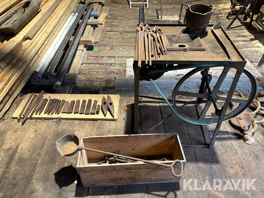 Smidesässja / fältässja, med tillbehör