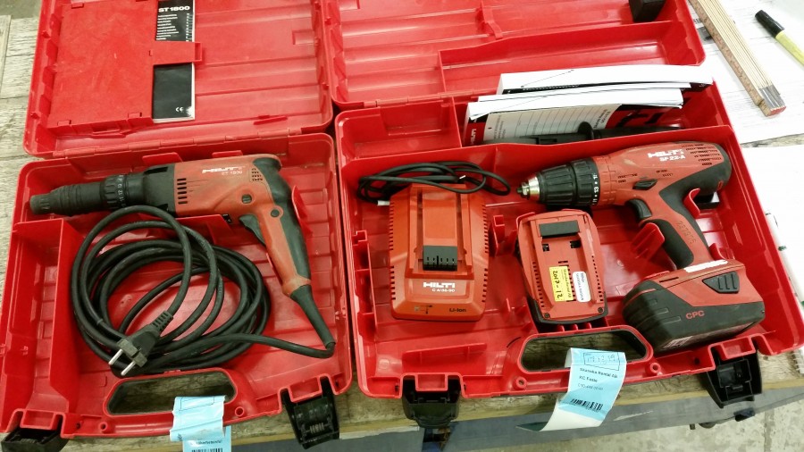1 st Skruvdragare, eldriven + 1 st Borrmaskin batteri 22 V