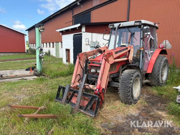 Traktor Massey Ferguson 4215